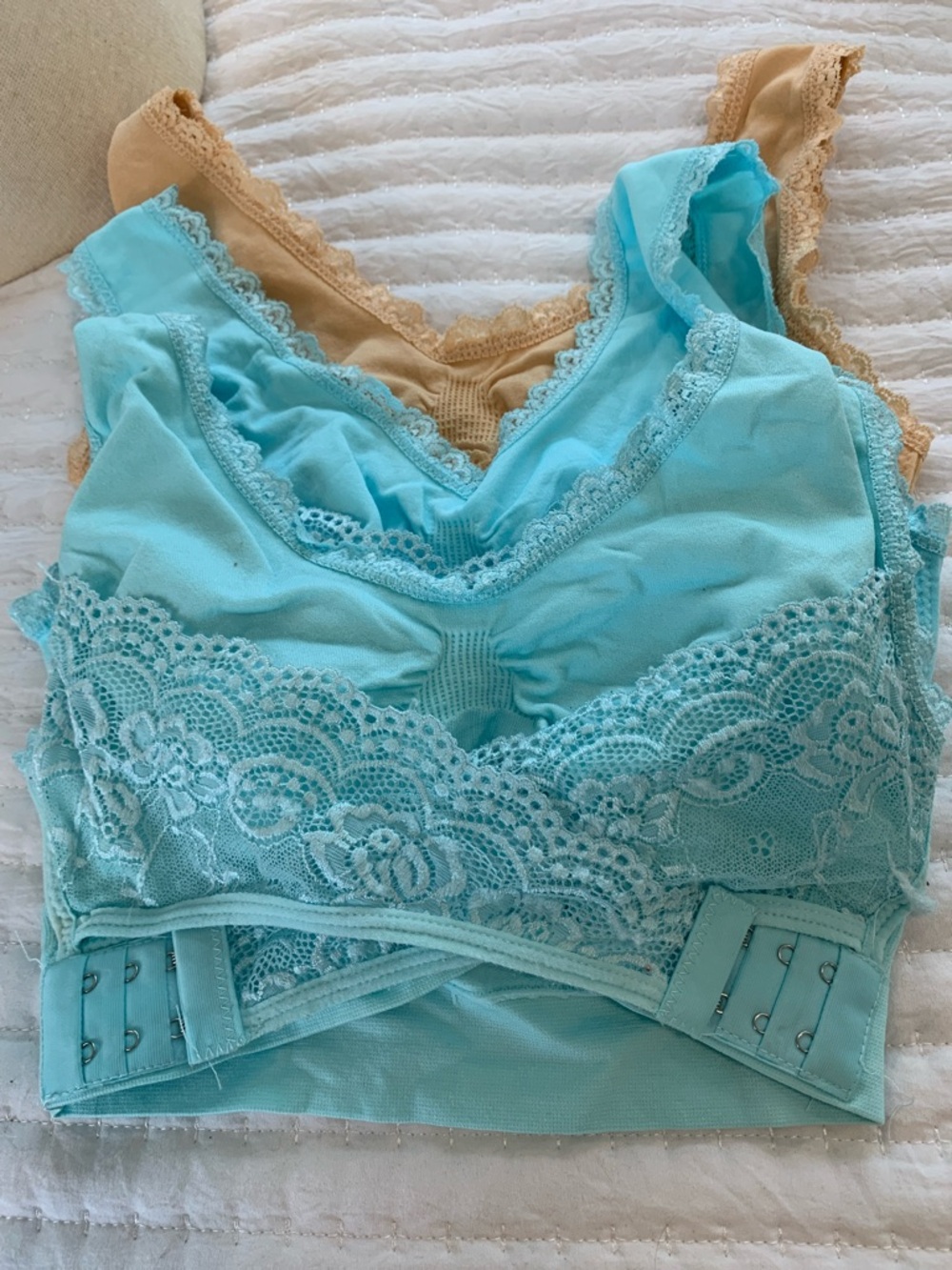 Lot of 3 Lace-Trim Comfort Bralette 2 Aqua and 1 Nude Small Unbranded